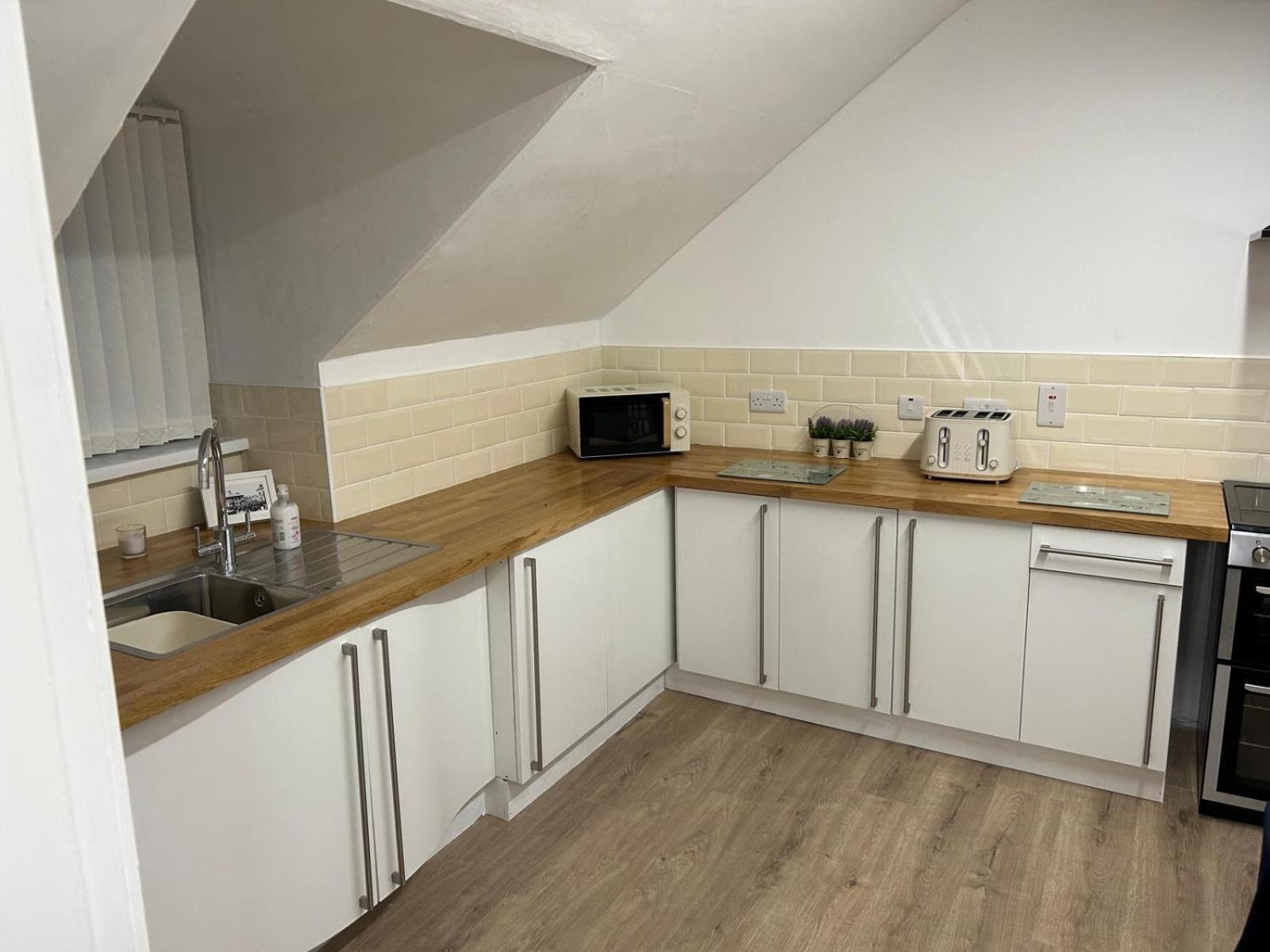 3 Bed Cozy Antrim Apartment With Great Views ภายนอก รูปภาพ